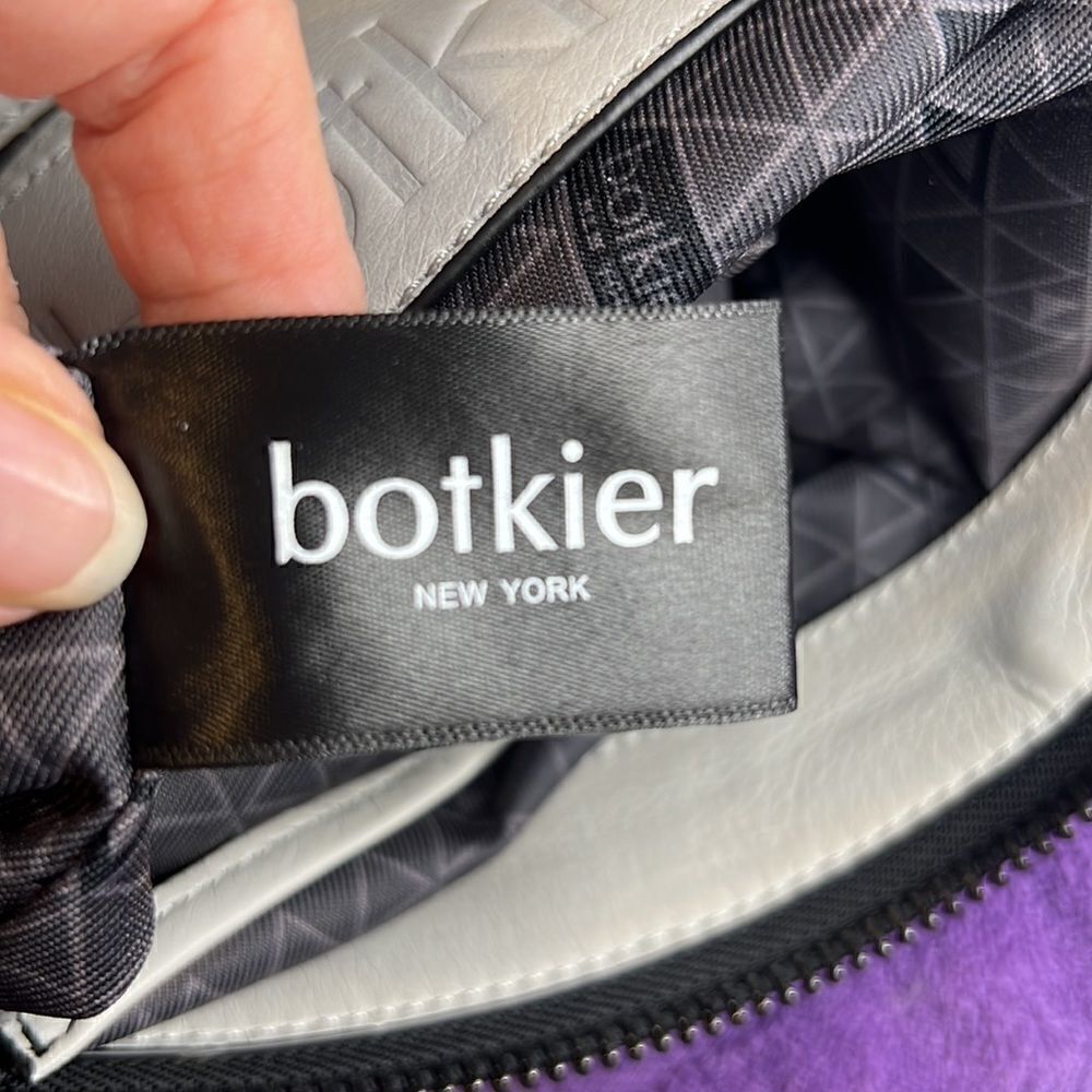 Botkier backpack white leather silver colored studs lots of zippered pockets EUC - Picture 8 of 16